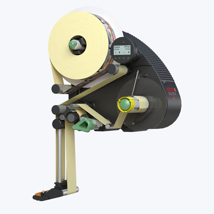 Аппликатор Novexx XLS 2xx — система промышленного этикетирования для продуктов, коробок и упаковок.