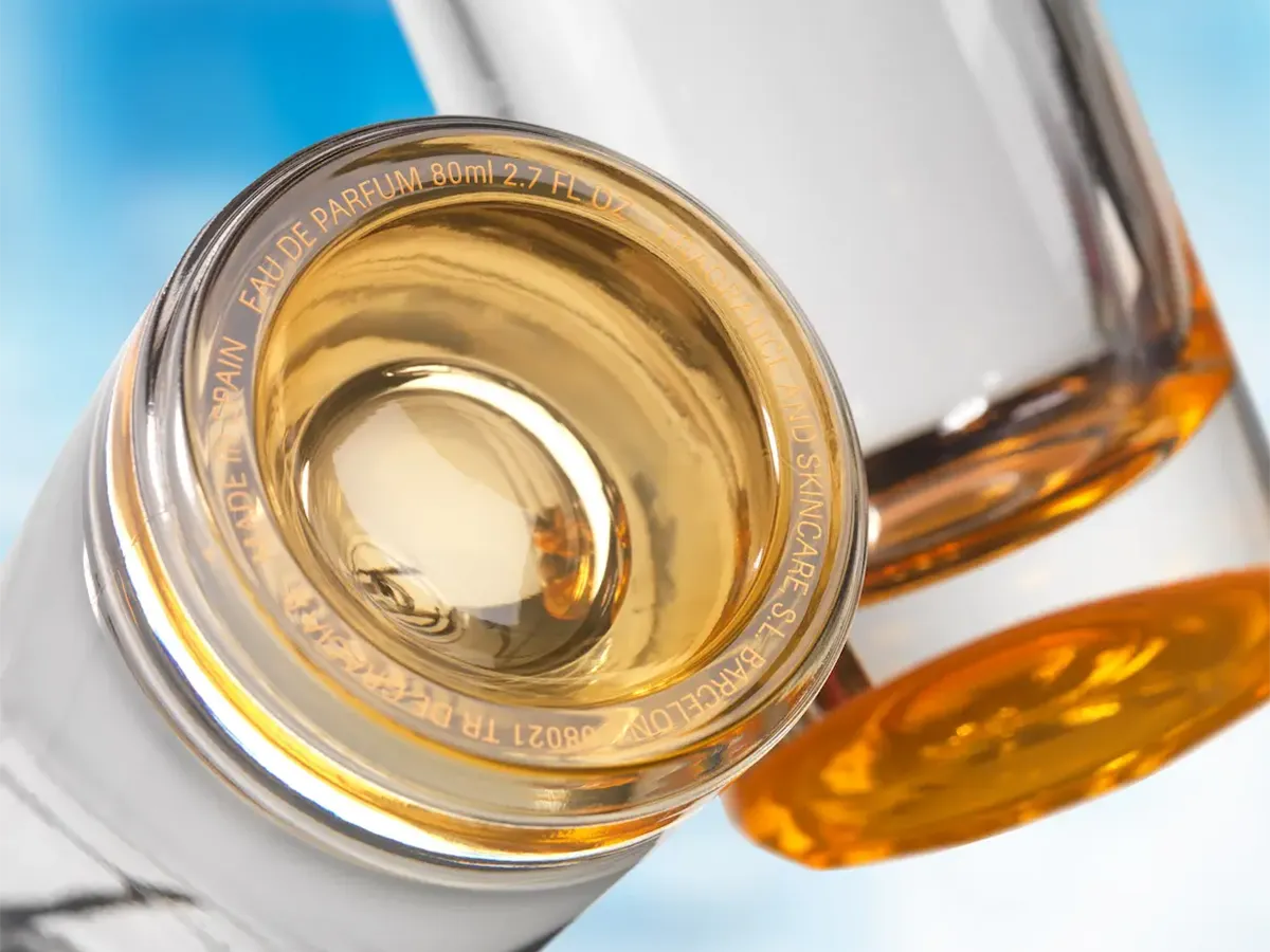 Лазерная маркировка серийного номера и информации на стеклянном флаконе