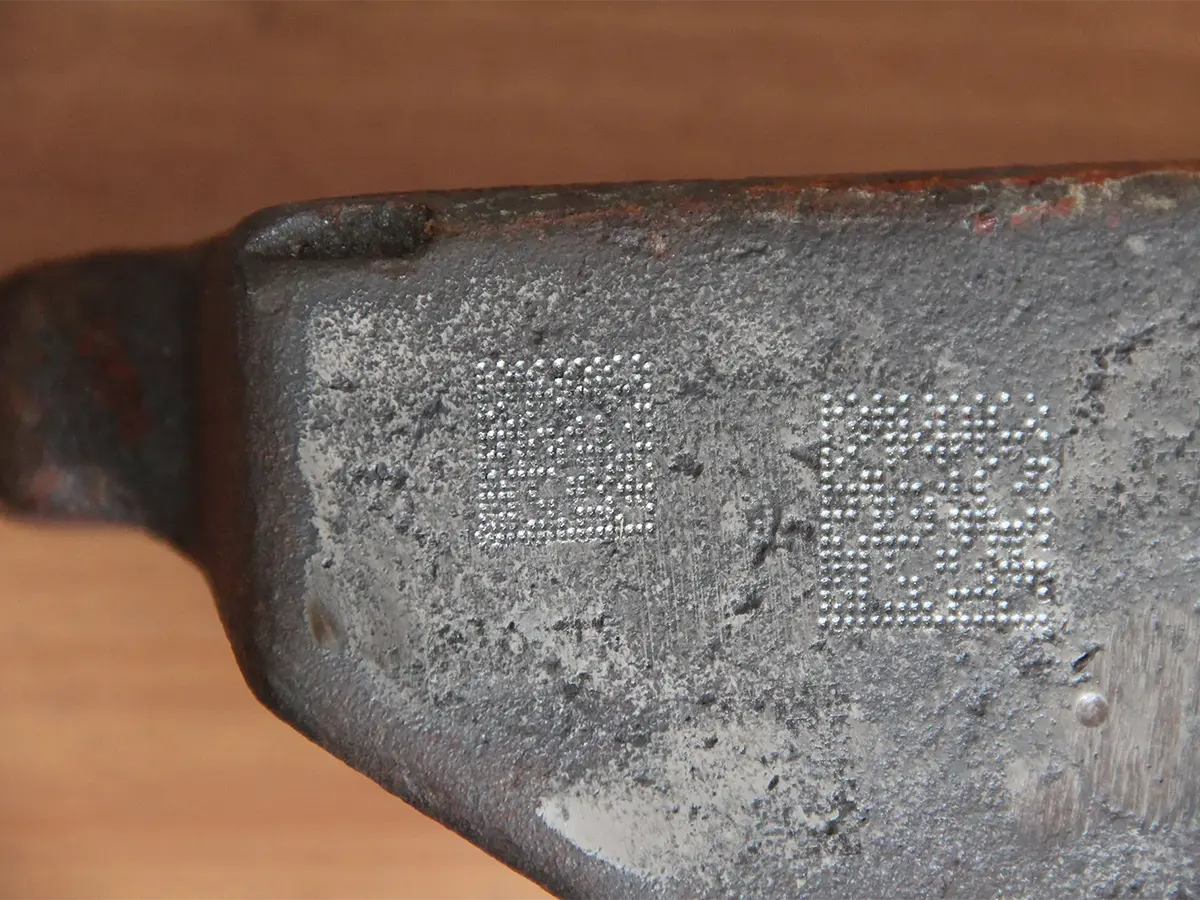 Контрастная лазерная маркировка DataMatrix-кодов на каменной или шероховатой поверхности — волоконный лазер Welljets F3000